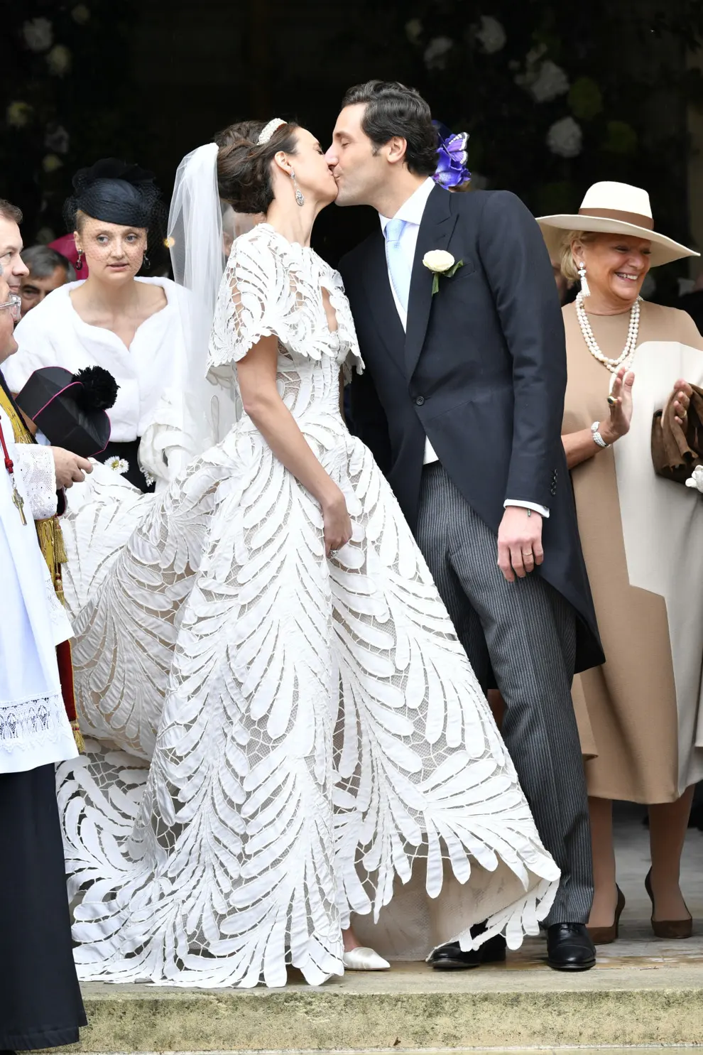 oscar-de-la-renta-wedding-dress