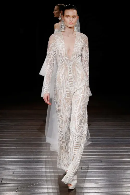 mireasa-in-pantaloni-Naeem-khan