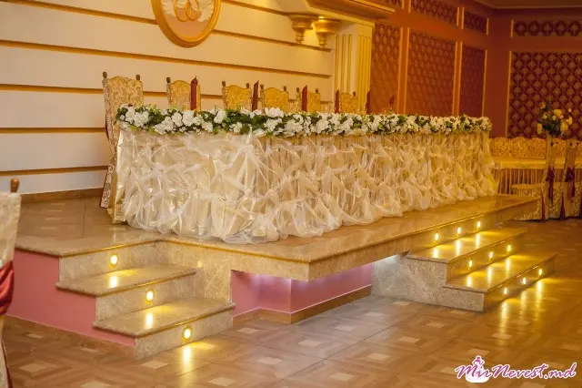 Ресторан Majestic, зал Bordo Hall