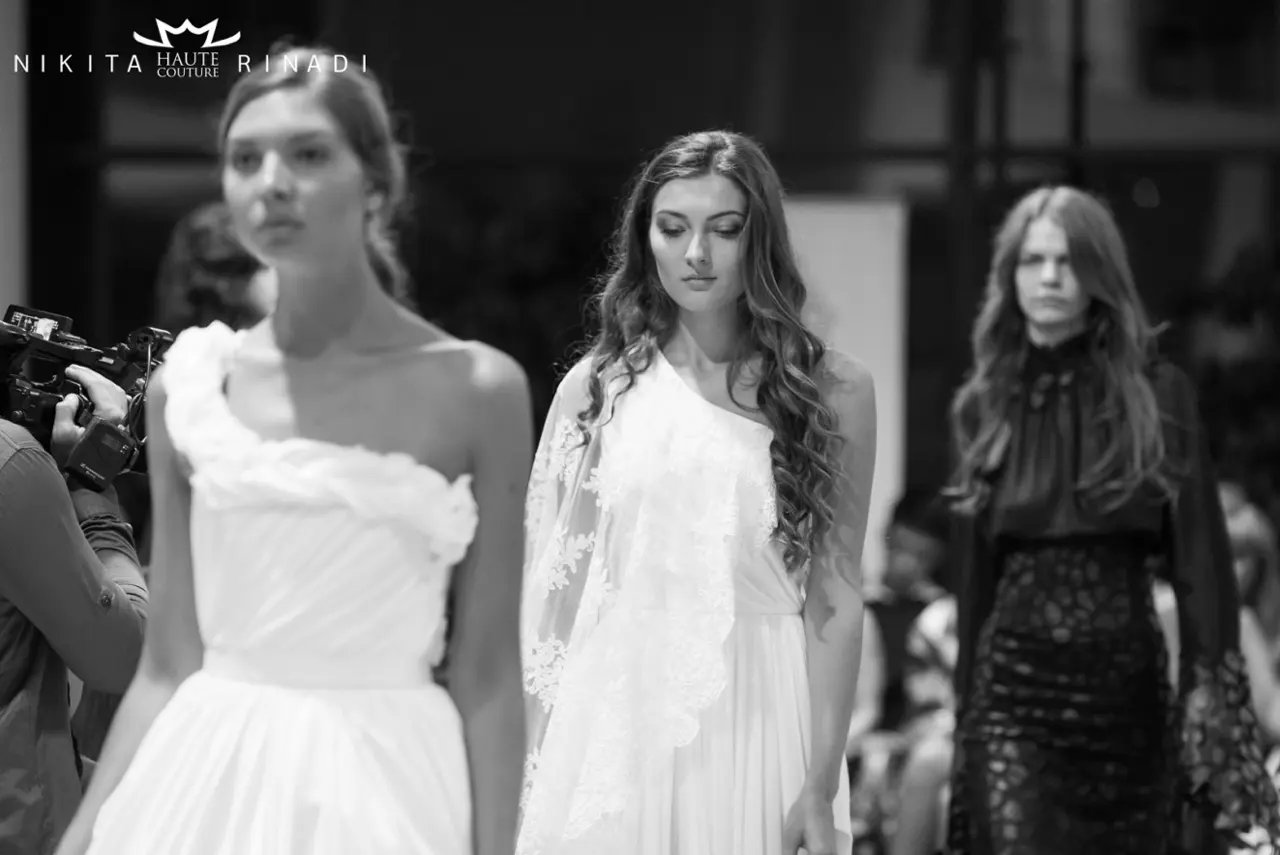  Nikita Rinadi Haute Couture, Din Inima Chisinau Fashion Night   Nikita Rinadi Haute Couture, Din Inima Chisinau Fashion Night   Nikita Rinadi Haute Couture, Din Inima Chisinau Fashion Night   Nikita Rinadi Haute Couture, Din Inima Chisinau Fashion Night